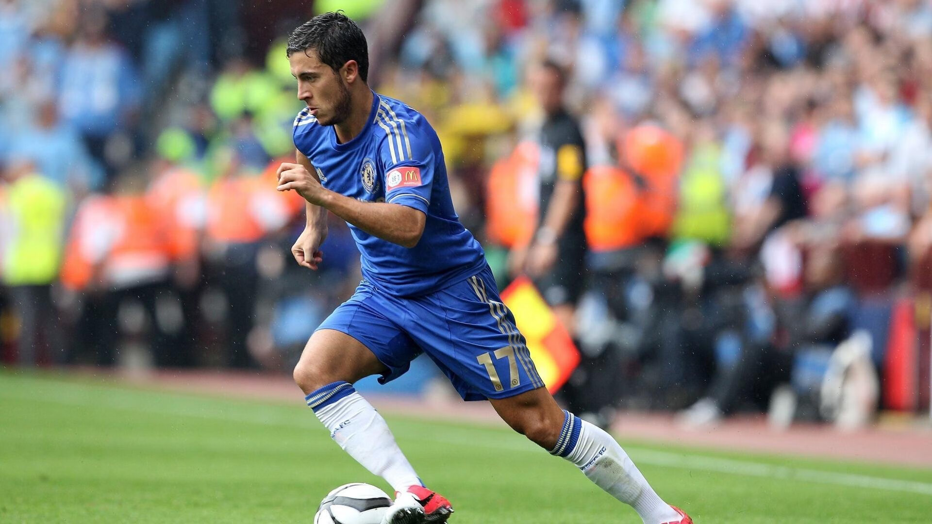 B费本赛季英超28次创造良机是所有球员中最多,英超赛季收入